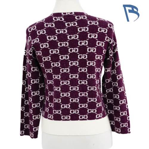 Светло-коричневый вязаный свитер