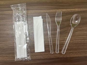 custom package disposable cutlery