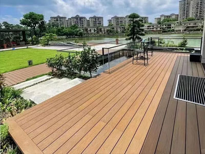 Pisos compostos de madeira e plástico ganham força globalmente, impulsionados pela inovação verde e soluções específicas para cada cenário