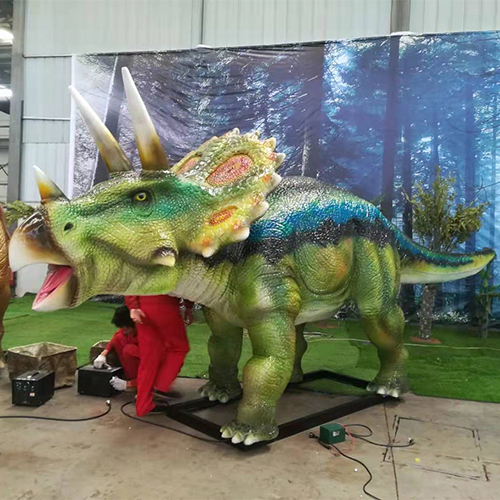 animatronic triceratops jurassic world