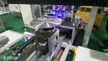 Laser welding machine for saw blade
