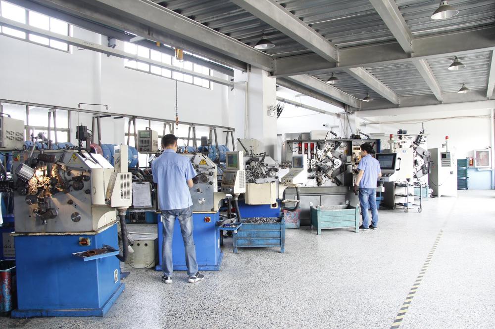 Large compression spring workshop