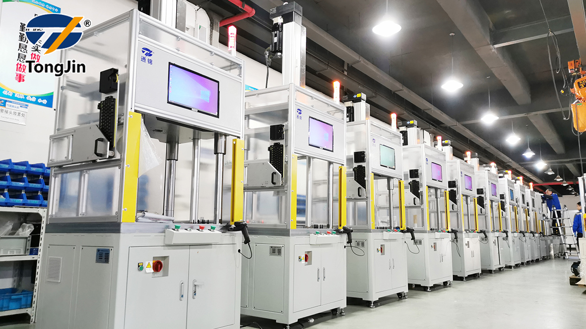 Аўтамабільны кампанент вадзяной помпы зборкі націскаюць машыну1