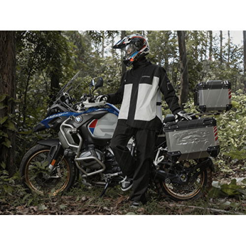 RC10-2 e RC11: jaquetas de chuva à prova de chuva - projetadas para viagens sem esforço em clima úmido