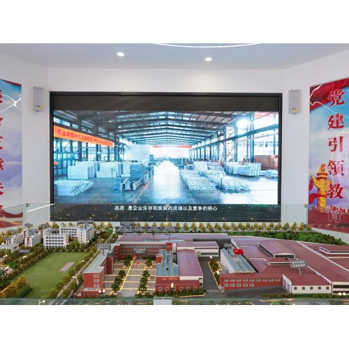 Liserve: 50 лет оснащения классных комнат мечтателей — от парт в стиле космонавтов до экспериментального оборудования для космических исследований