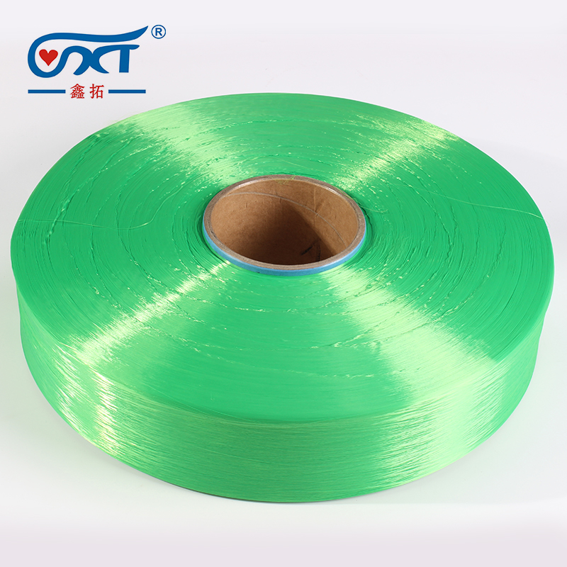 Green 100% Polyester Core Spun Yarn For Knitting Socks