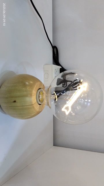ball wooden base table lamp
