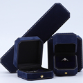 Hanhong Factory Square Velvet Schmuckschatulle auf Lager Organizer Frauen Geschenk Custom Logo Anhänger Ring Blue Jewelry Aufbewahrungsbox1