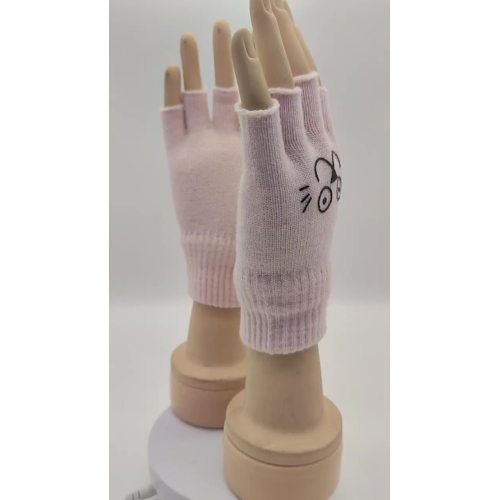 Knitted gloves