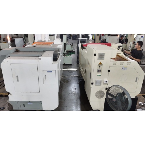 Qual equipamento é usado na usinagem CNC?