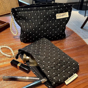 DLBZ Meluncurkan Polka Dot Cosmetic Pouch: Solusi yang apik untuk Glam Sehari -hari