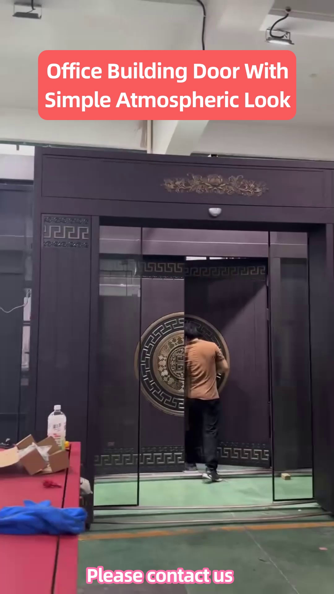 أبواب المدخل المصنوعة من الألومنيوم المصبوب المنحوتة على الطراز الكلاسيكي القديم تلبي متطلبات ديكور الفيلا على الطراز الأوروبي