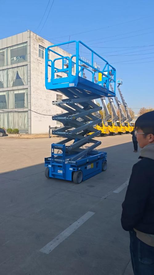 Недавно был выпущен коммерческий сверхмощный ножничный подъемник, который способен обеспечить модернизацию при выполнении многосценарных операций на большой высоте.