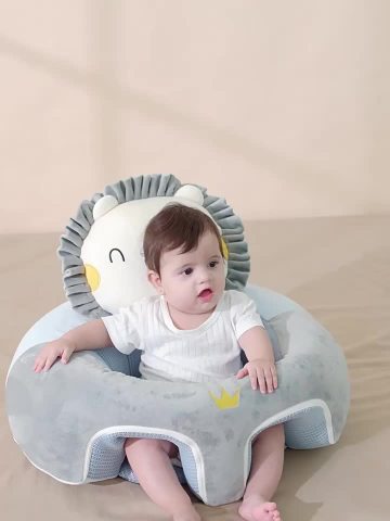 Baby learn to sit sofa