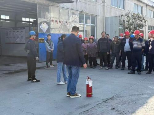 Posílení bezpečnostní ochrany, předcházení rizikům: Nantong Baino Mold Co., Ltd. provádí každoroční požární cvičení
