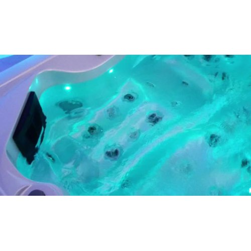 4805 Outdoor Spa for 2 Person