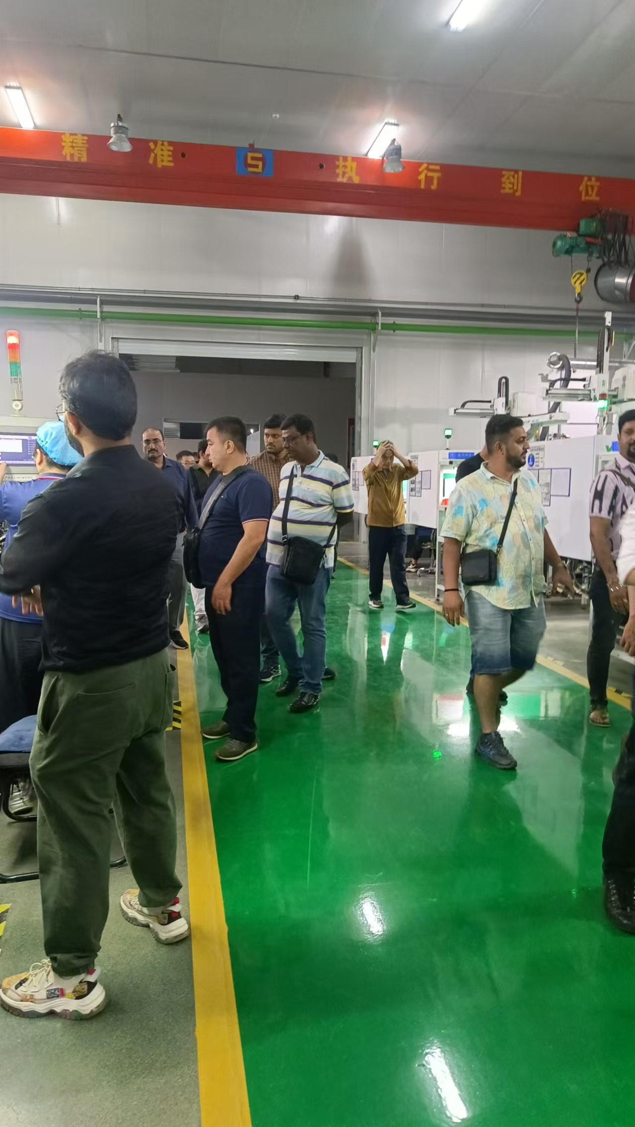 Khách hàng kỷ niệm 25 năm đến thăm hội thảo của chúng tôi