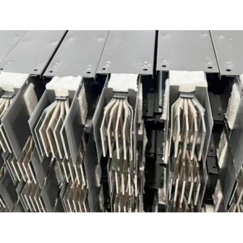 تكشف شركة Jiangsu Oude Electric Co., Ltd. النقاب عن **Busway** المقاوم للحريق عالي السعة، مما يوفر حلولًا متقدمة لتوزيع الطاقة الآمنة للحريق لمشاريع البنية التحتية الحيوية العالمية.