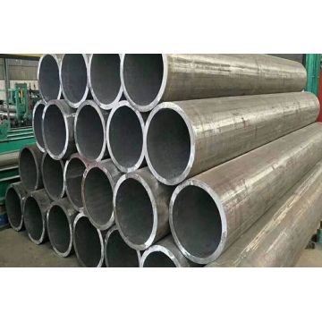 What are the characteristics of seamless pipes