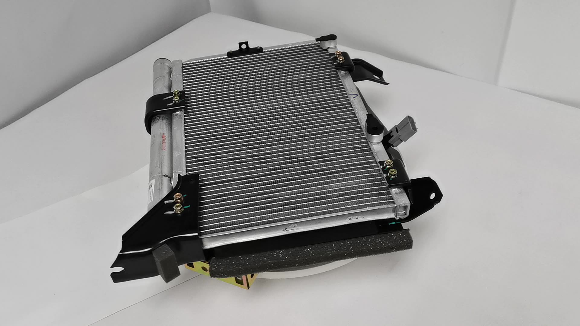 Novo condensador em um preço de condensador universal AC para o sistema de ar condicionado de carro1