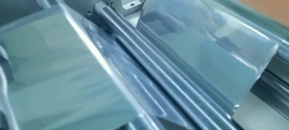Machine de plissage Machine de pliage de papier ondulé machine de formation en tapotement avec un clapoard1