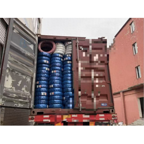 ¡Dos contenedores de neumáticos zarpan! Neumáticos Ruisilaifu para motocicletas y vehículos todo terreno con destino a Sudamérica