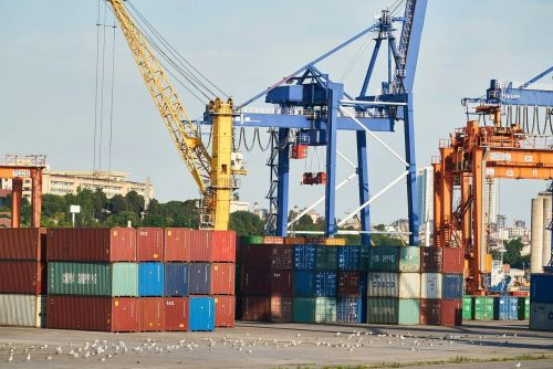 Freight rates have doubled! Insufficient space! Indian traders who rely on imports are facing a shock!