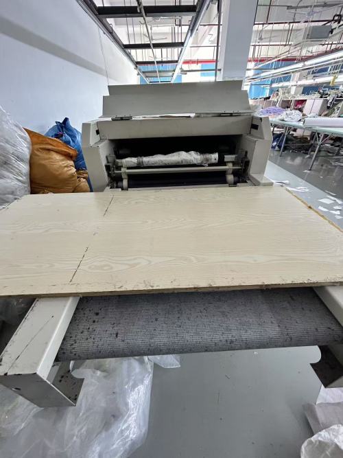 Hangzhou Meitong Clothing Design Co., Ltd. brilla en la industria de ropa femenina de comercio exterior de alta gama con innovación y calidad