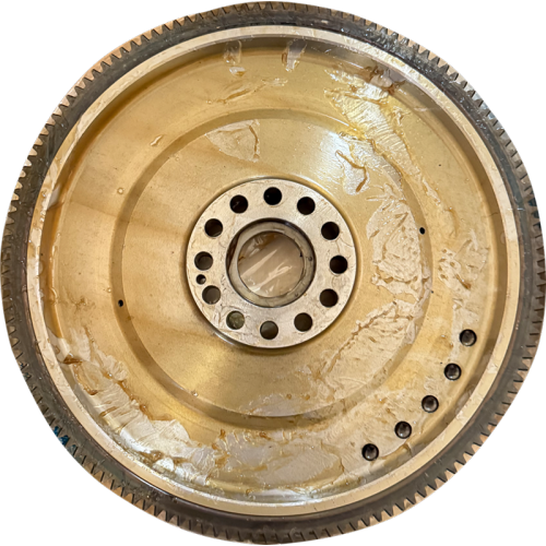 トラックエンジンのフライホイール