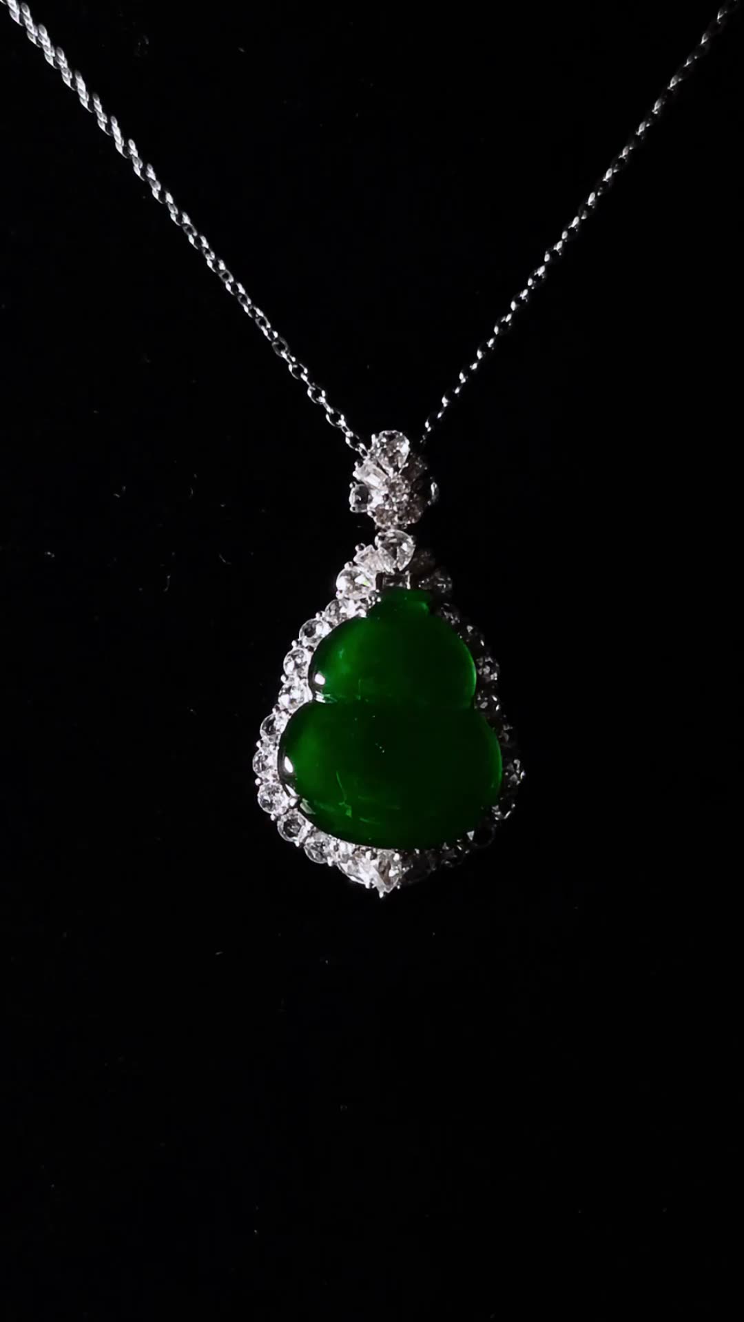 Nouvelle mode Imperial Green Jadeite Jade 18K Real Gold incrusté Diamond Jadéite Pendants pour femmes1