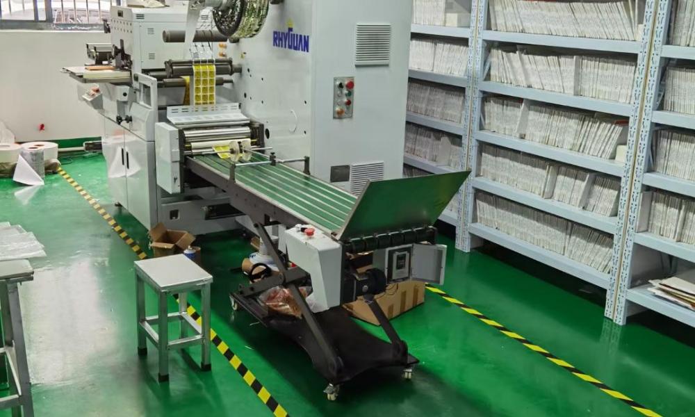 Linguan Die-cutting Machine-2