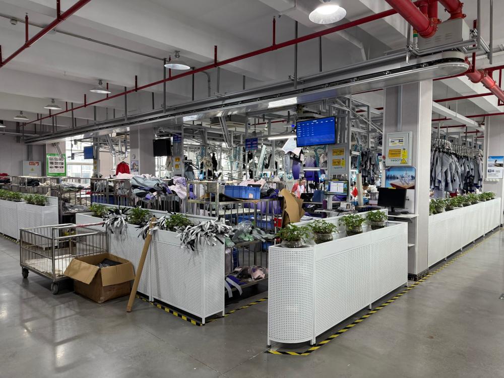 Factory Interior Working Scene (8)