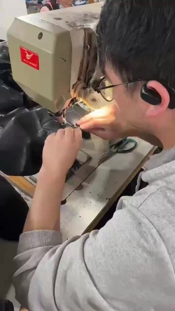 Precision Stitching on Leather Uppers – Pattern Sewing Machine in Action