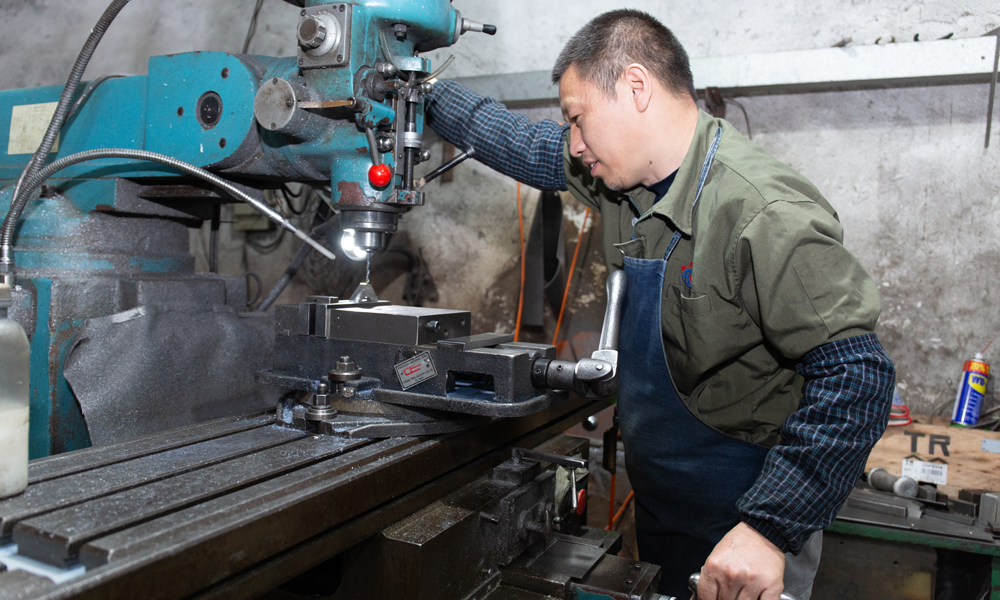 Factory work (8)