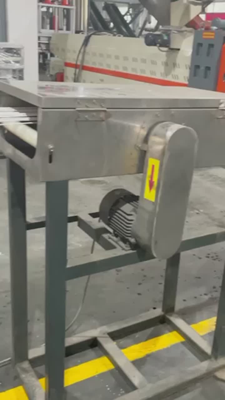 plastic cuttiing machine.mp4