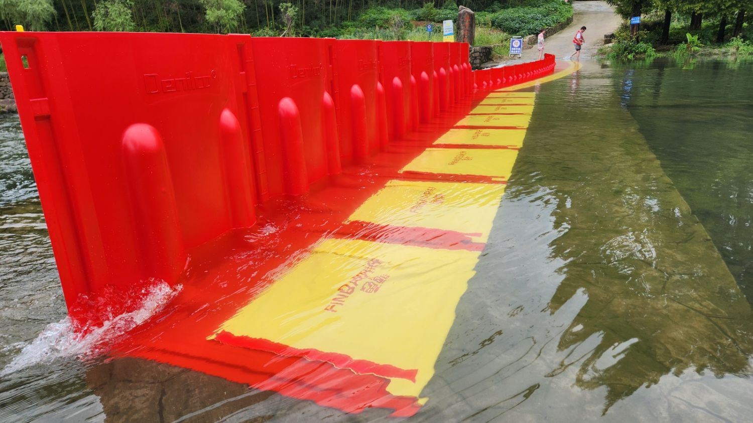 barreras de inundación para el desvío de agua