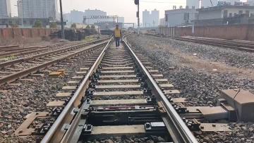 T type digital track gauge
