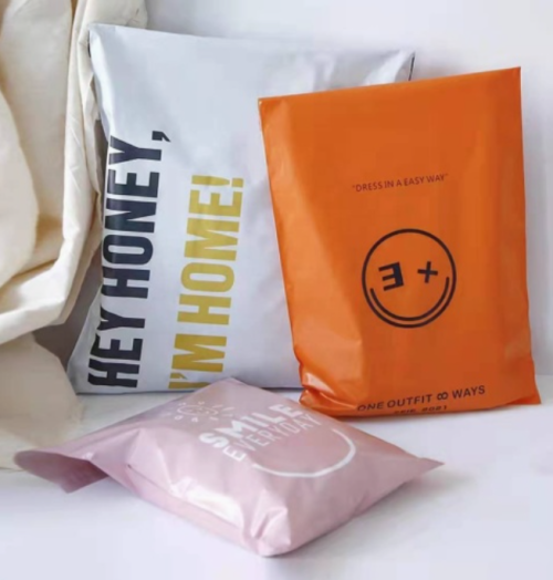 Designing Customized Courier Plastic Bag to Boost Your Brand Identity