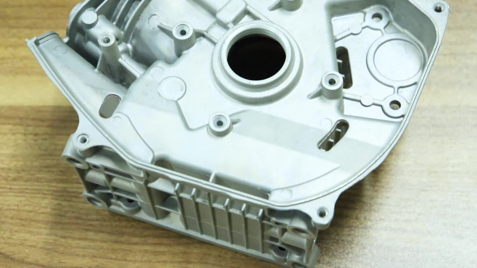 China  Metals Casting Oem Aluminum Die Car Parts Auto Spare Zamak Bracket1