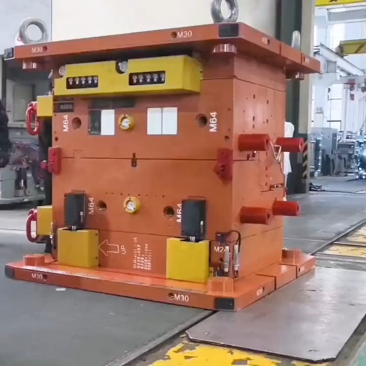 Moho de plástico automático