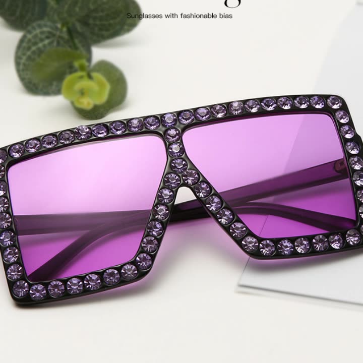 2022 Hot Sale Hot Square Eyewear Rhinestone Luxury Diamond Sunglasses1