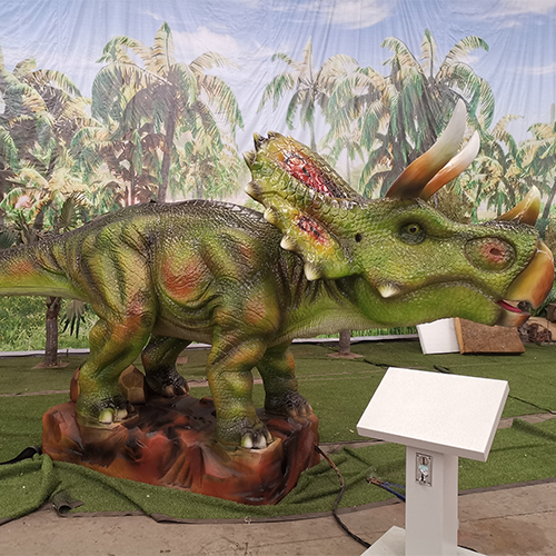 animatronic triceratops jurassic