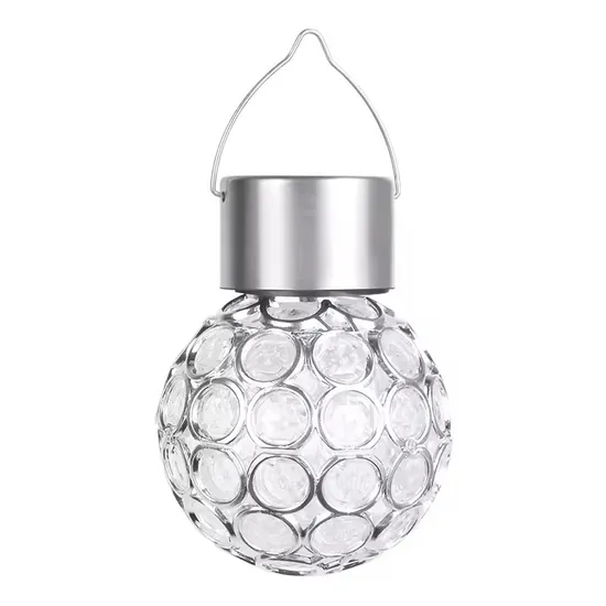 Lustre elegante ao ar livre com iluminação solar e design oco 1