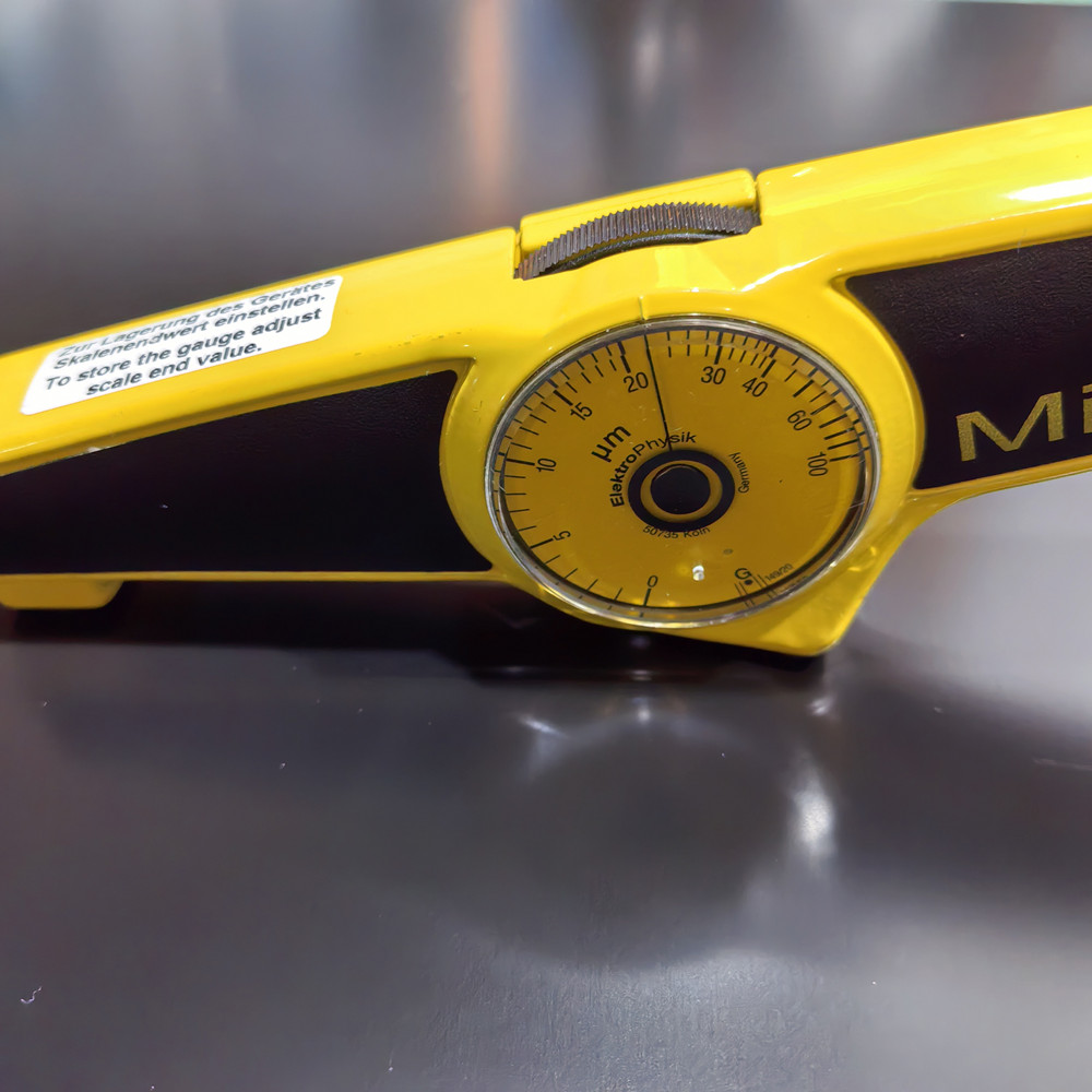 Краска с алюминиевой стали в катушках