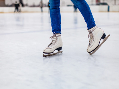 L’intégration technologique et le boom mondial des sports d’hiver stimulent la croissance du marché des patinoires en 2026