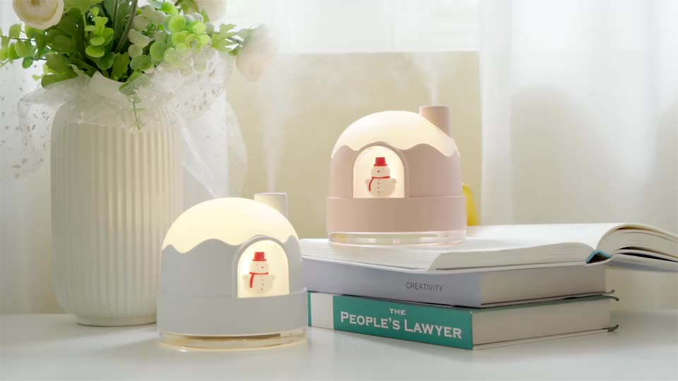 Hadiah Natal Portabel Rechargeable Humidifier Kartun Bodyworks Mist Mini Snow House Humidifier Essential Oil Diffuser1