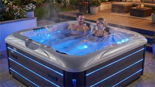 Can Spa Hot Tubs Replace Professional Physiotherapy?