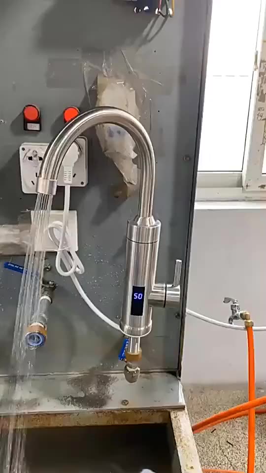 Roestvrij staal warm en koud elektrisch waterkranen met digitaal display voor keuken voor winter elektrische instant boilers1