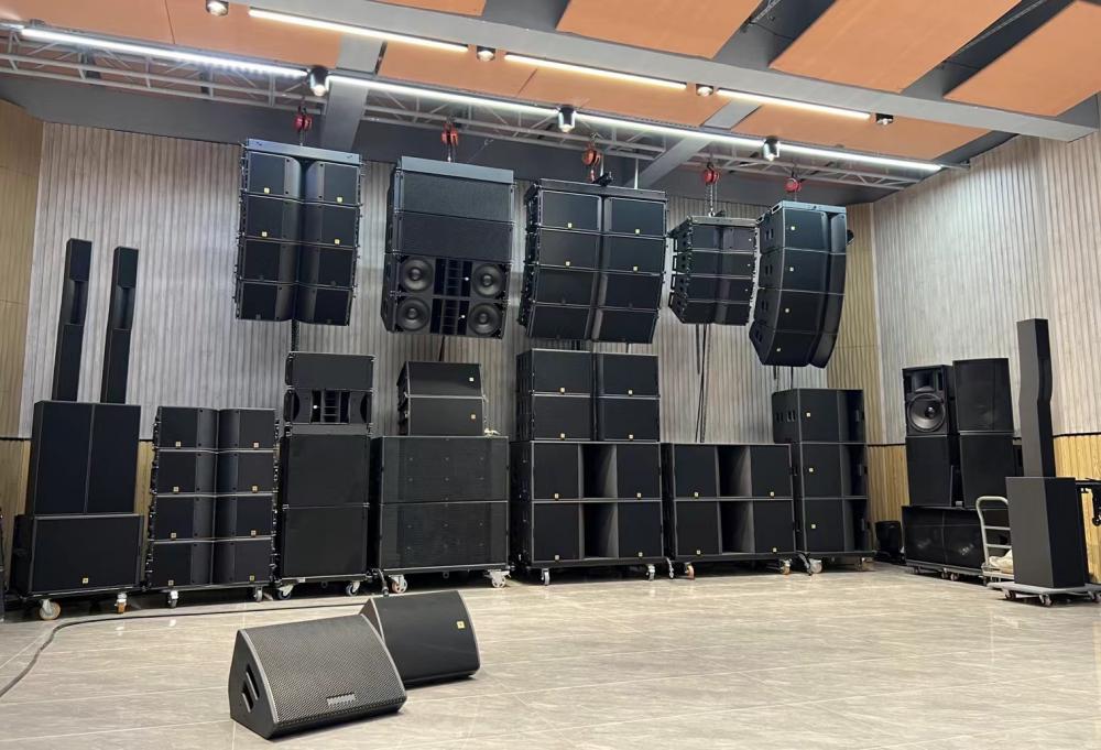 AWM PRO SOUND SHOW ROOM