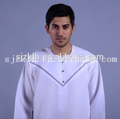 Uomini islamici Abbigliamento uomini Dubai Kaftans Omani Thobe per uomini Abbigliamento Emirati Thobe1